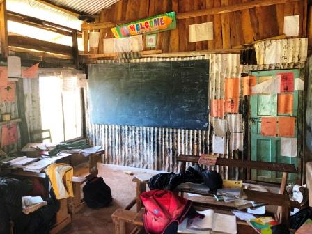 Aulas en Deannas School, Kenia